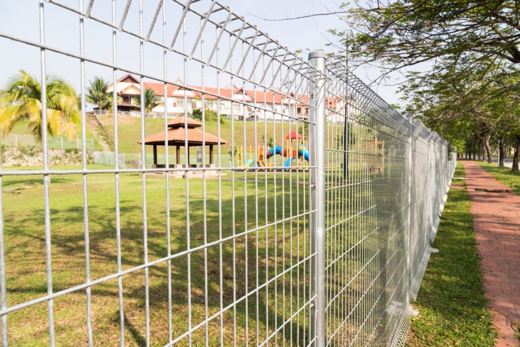 How Anti-Climb Fence Can Prevent Theft and Vandalism